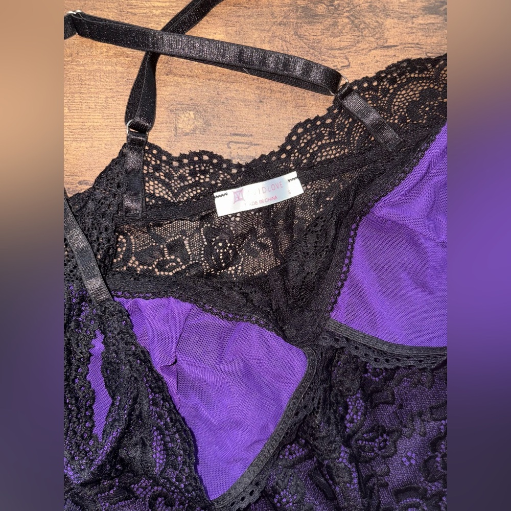 NWOT Elegant Black and Purple Lace Bodysuit - Picture 7 of 7